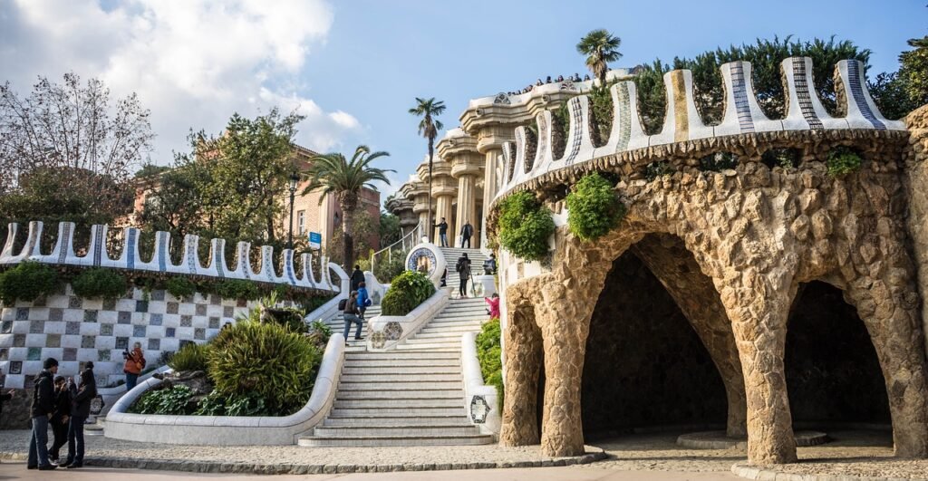 guell-park-1157681_1280